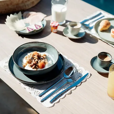 Magnolia Thassos * Потос