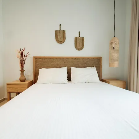 Magnolia Thassos Потос