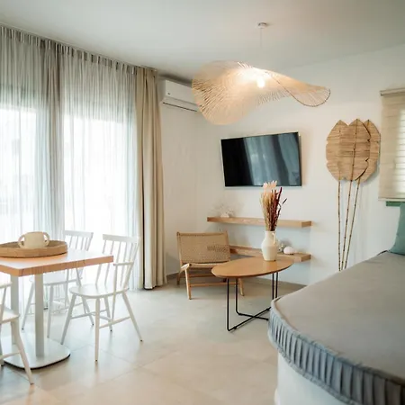 Magnolia Thassos Vila *