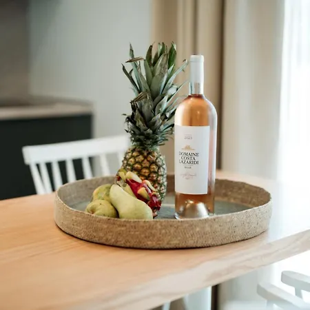 Magnolia Thassos Vila *